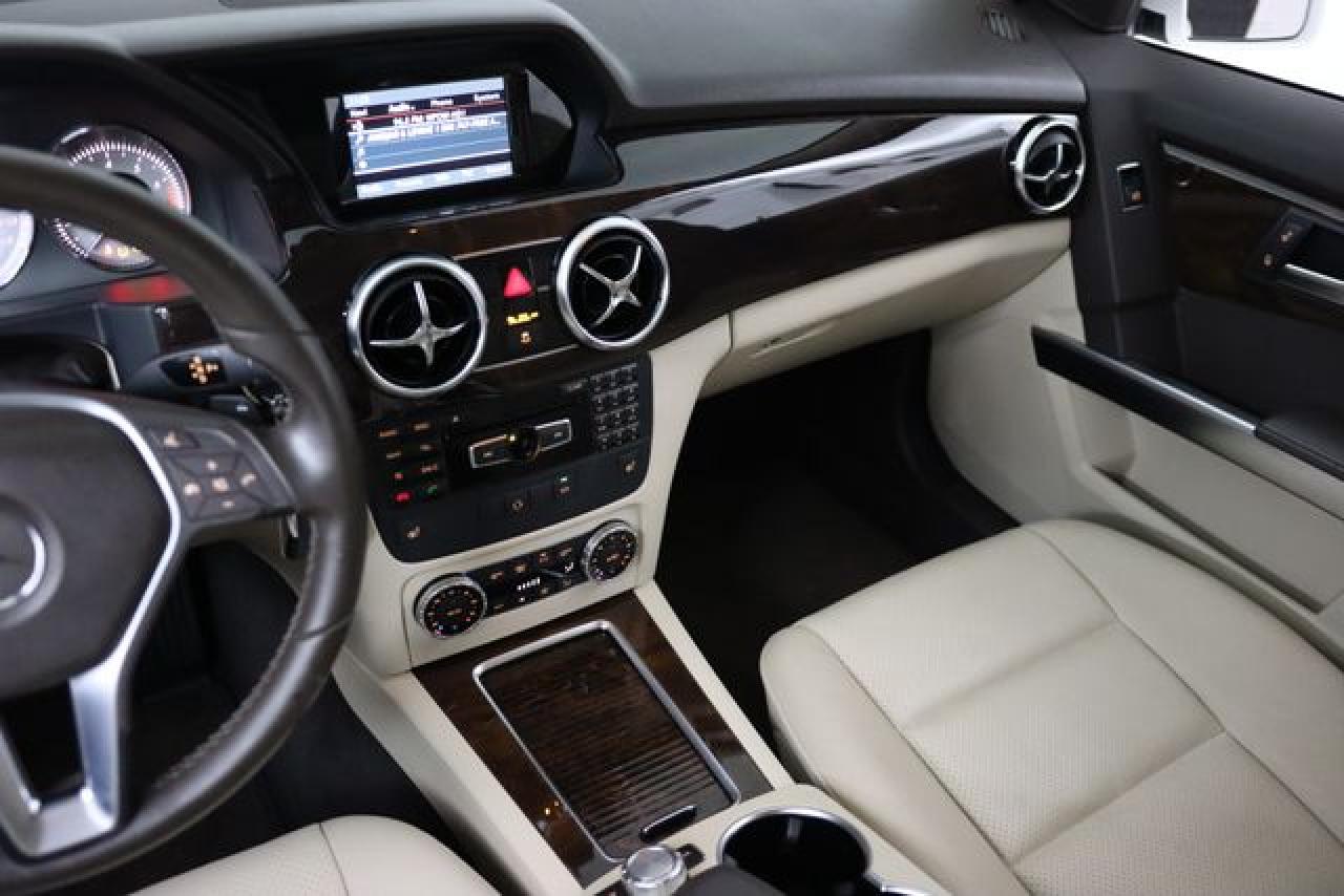 MERCEDES-BENZ GLK 2015 — 28