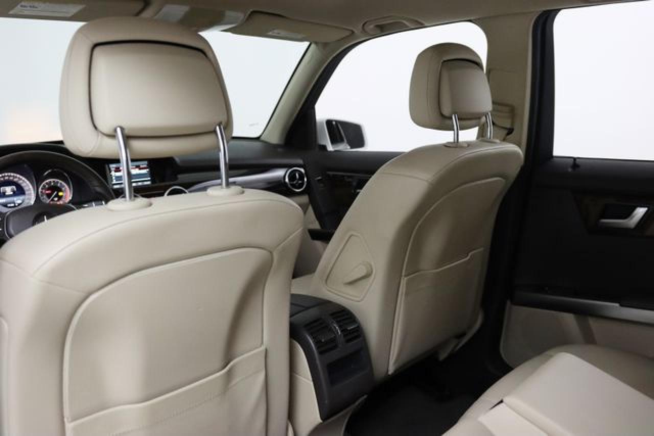 MERCEDES-BENZ GLK 2015 — 26