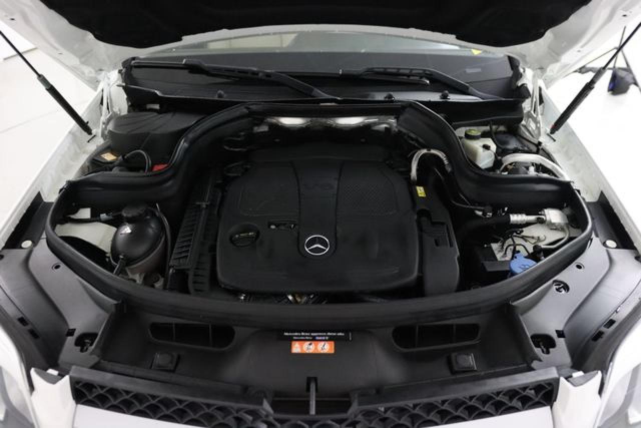 MERCEDES-BENZ GLK 2015 — 22