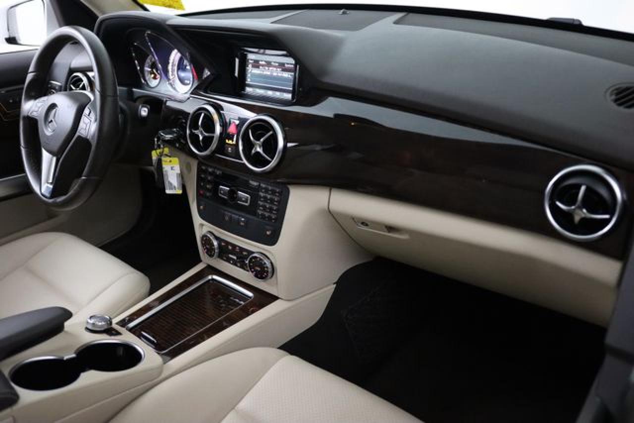 MERCEDES-BENZ GLK 2015 — 30
