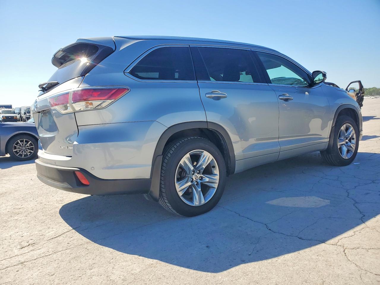 TOYOTA HIGHLANDER 2015 — 4