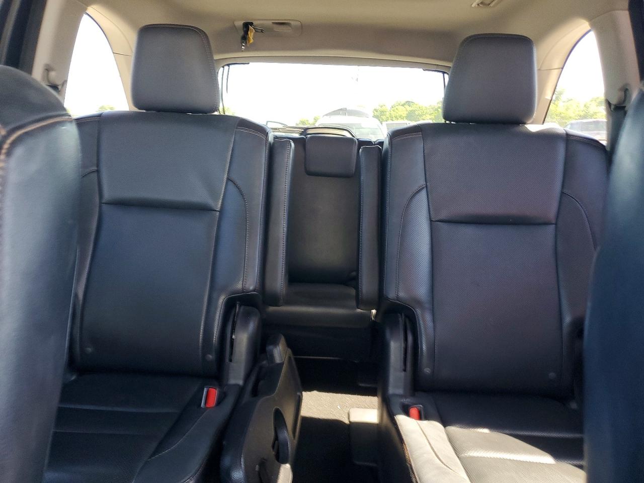 TOYOTA HIGHLANDER 2015 — 11