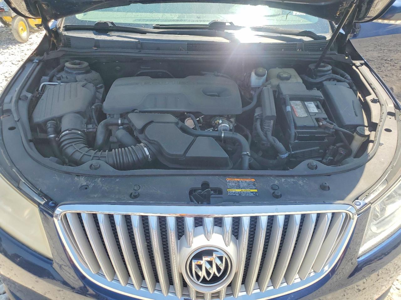 BUICK LACROSSE 2011 — 12