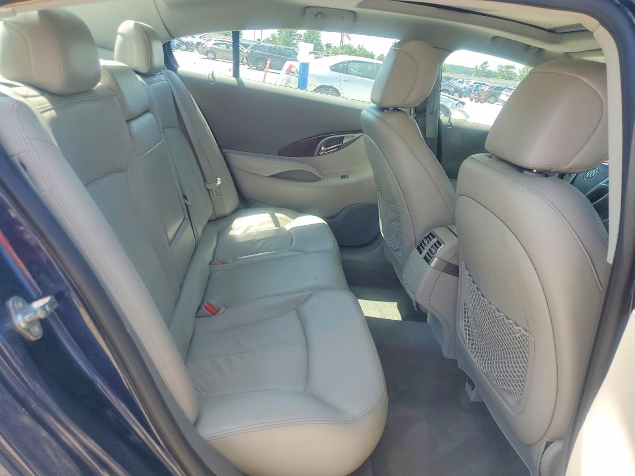 BUICK LACROSSE 2011 — 11