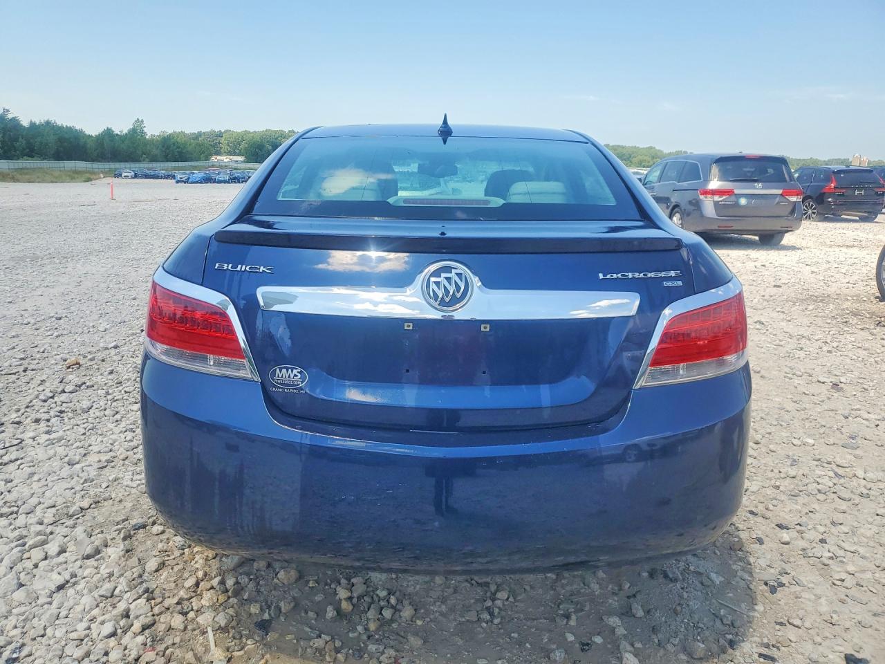BUICK LACROSSE 2011 — 7