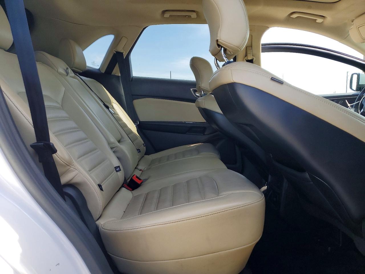 FORD EDGE 2016 — 11