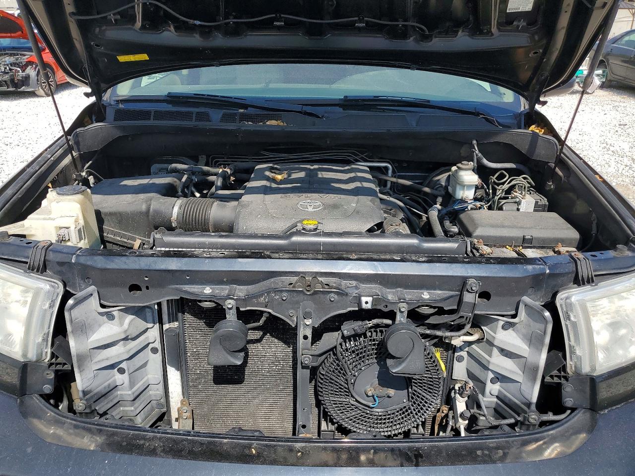 TOYOTA SEQUOIA 2011 — 13