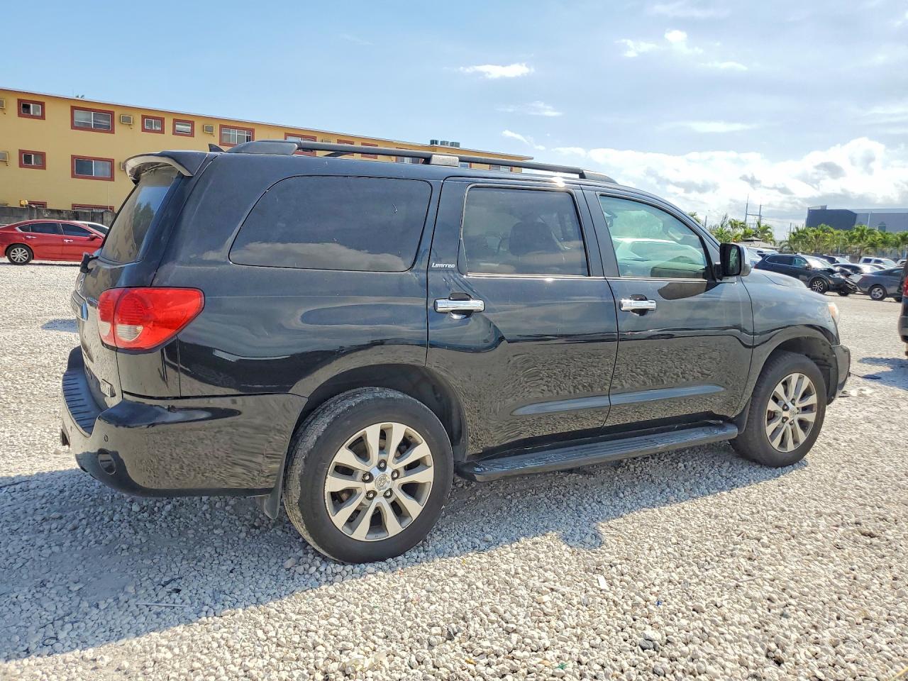 TOYOTA SEQUOIA 2011 — 4
