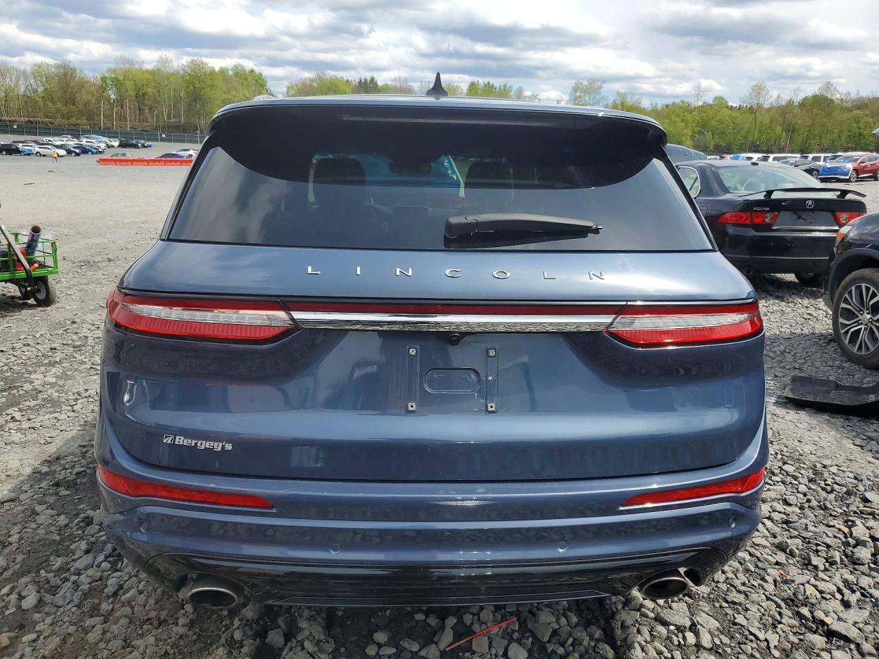 LINCOLN CORSAIR 2022 — 7