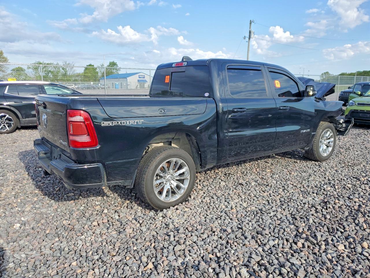 RAM 1500 2023 — 4