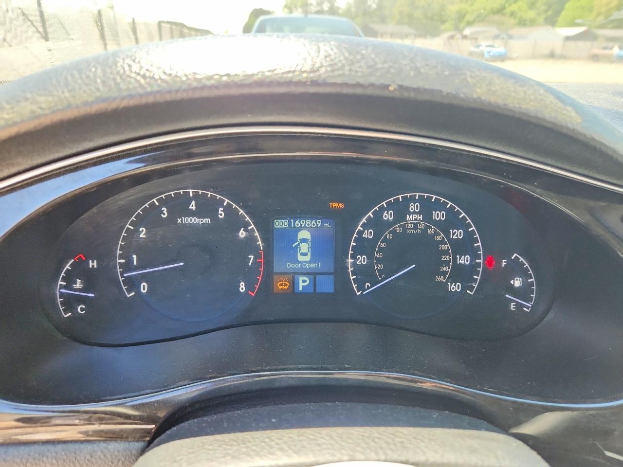 HYUNDAI GENESIS 2012 — 10