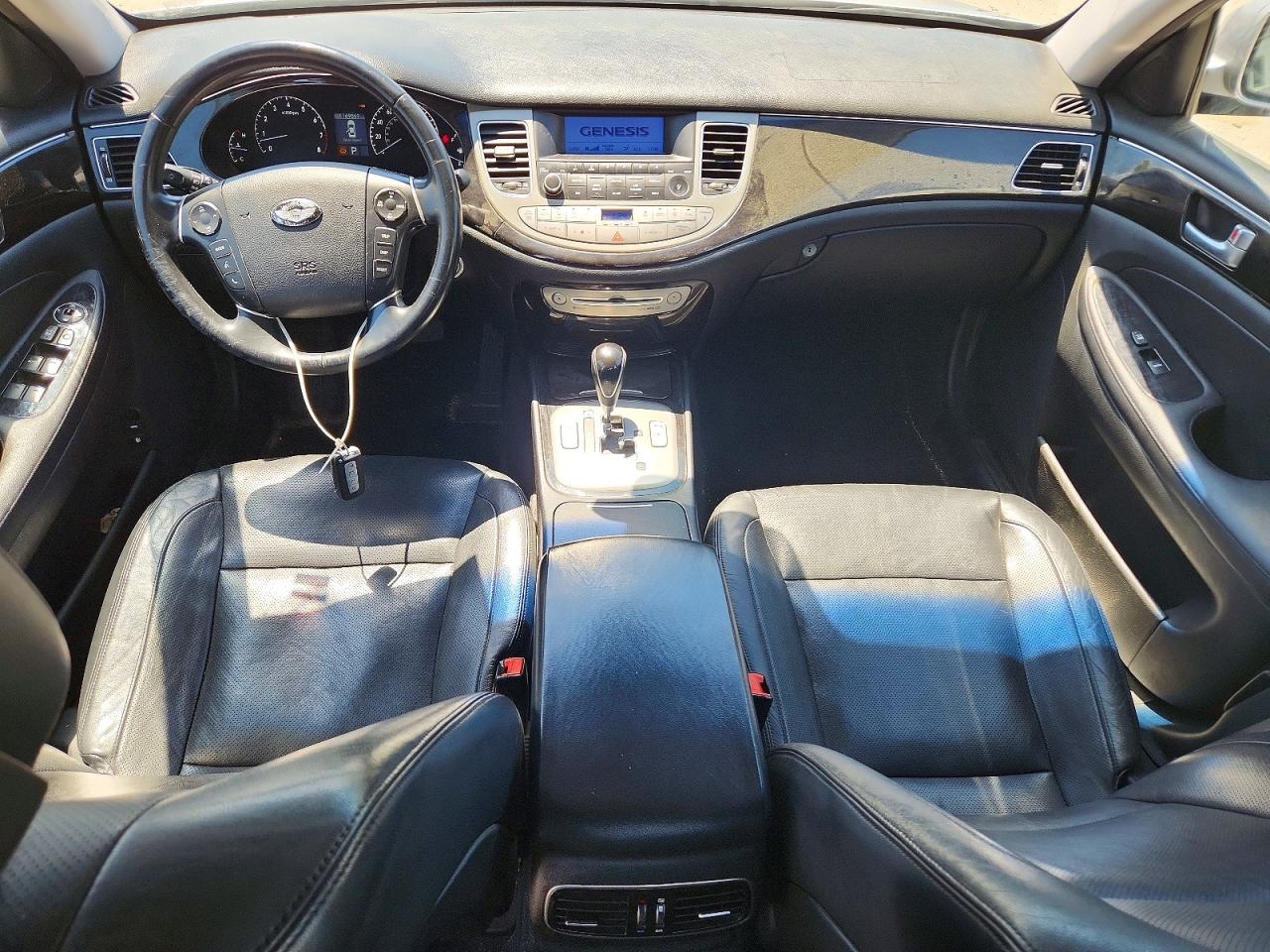 HYUNDAI GENESIS 2012 — 9
