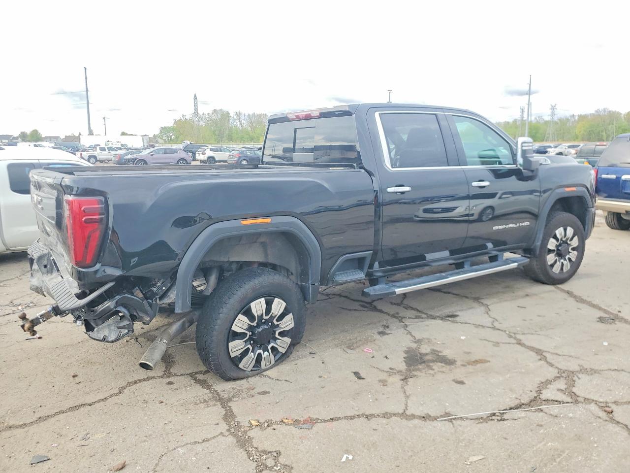 GMC SIERRA 2025 — 4
