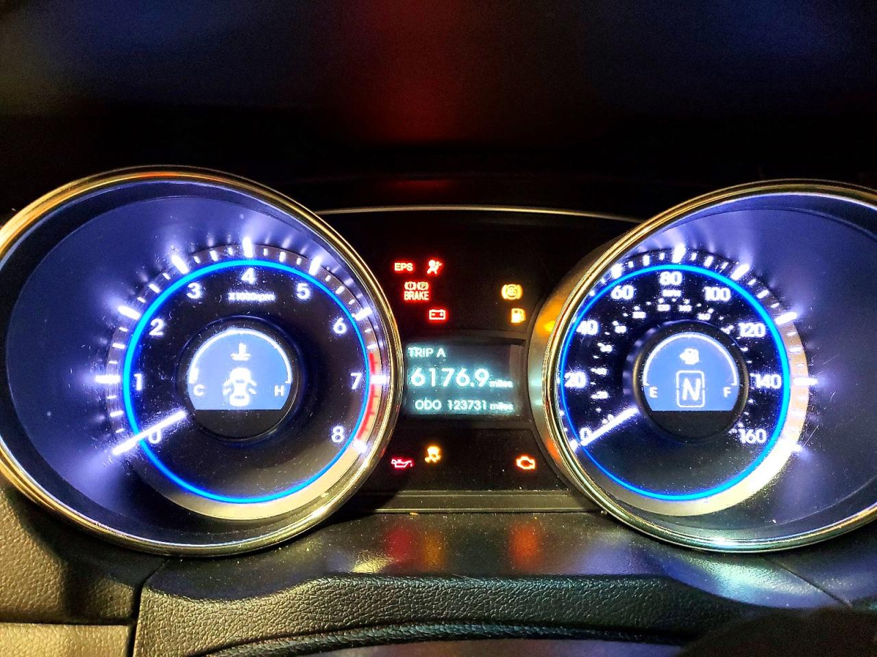 HYUNDAI SONATA 2011 — 10