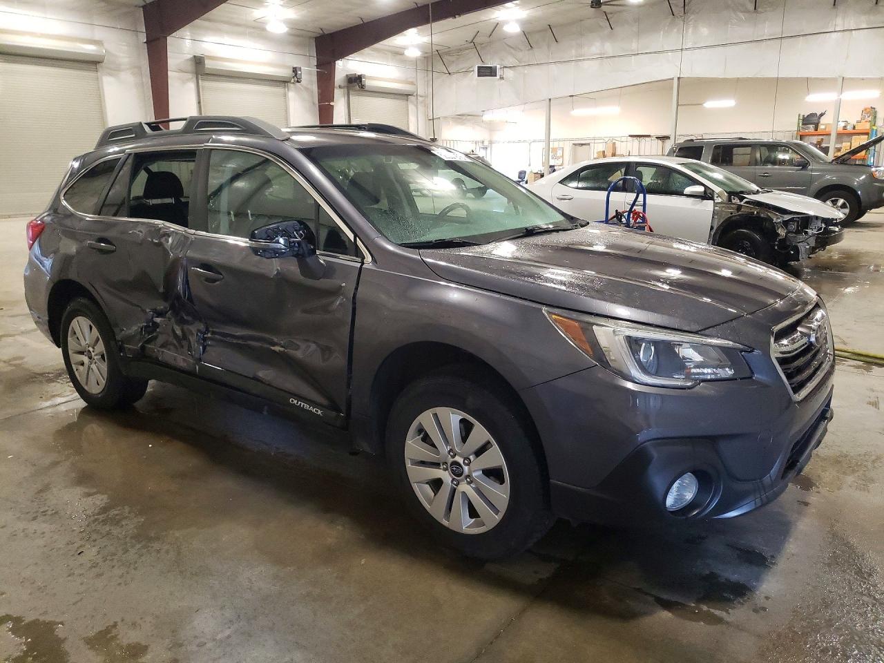 SUBARU OUTBACK 2019 — 5