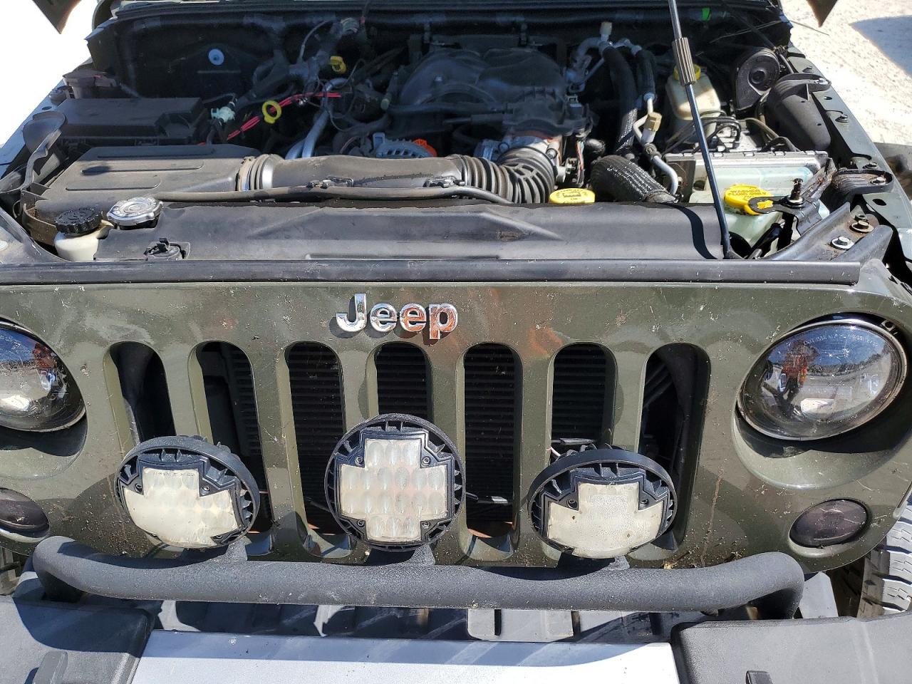 JEEP WRANGLER UNLIMITED 2015 — 12
