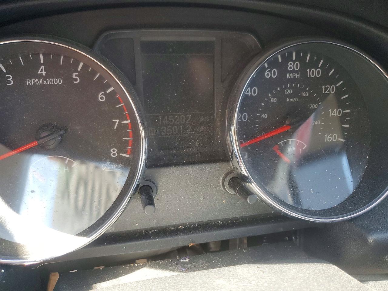 NISSAN ROGUE 2011 — 10
