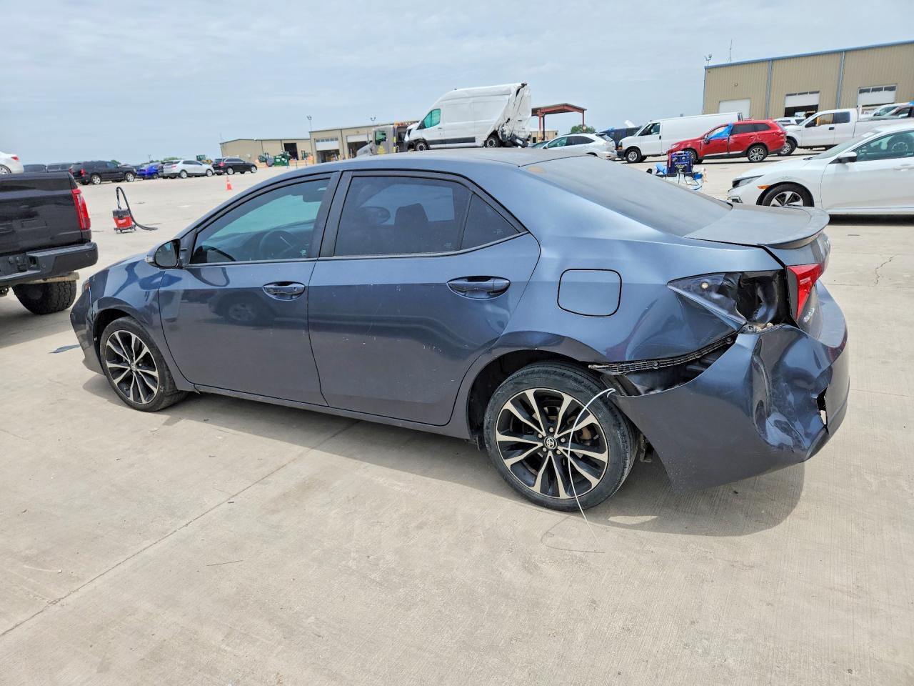 TOYOTA COROLLA 2017 — 3