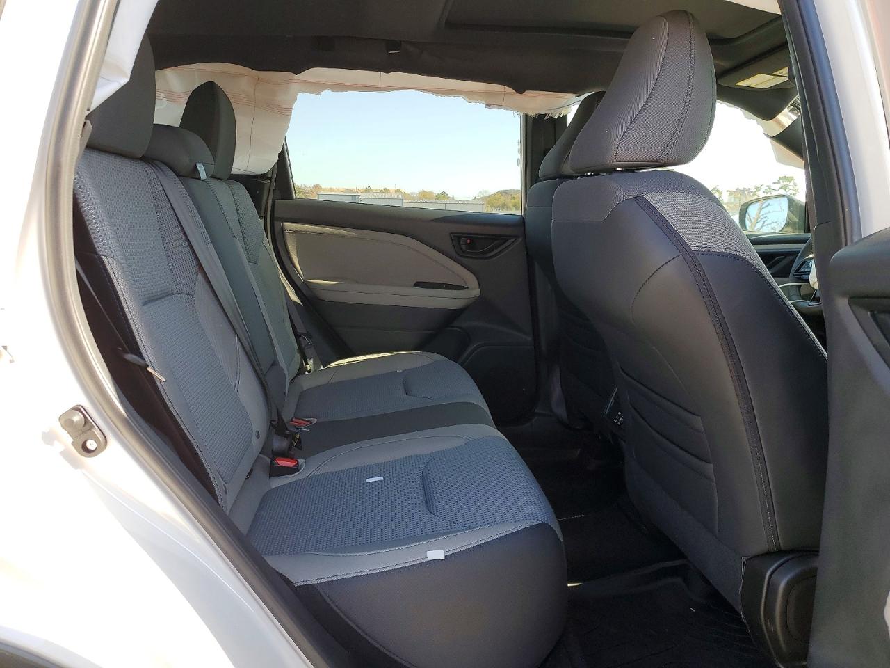 SUBARU FORESTER 2025 — 12