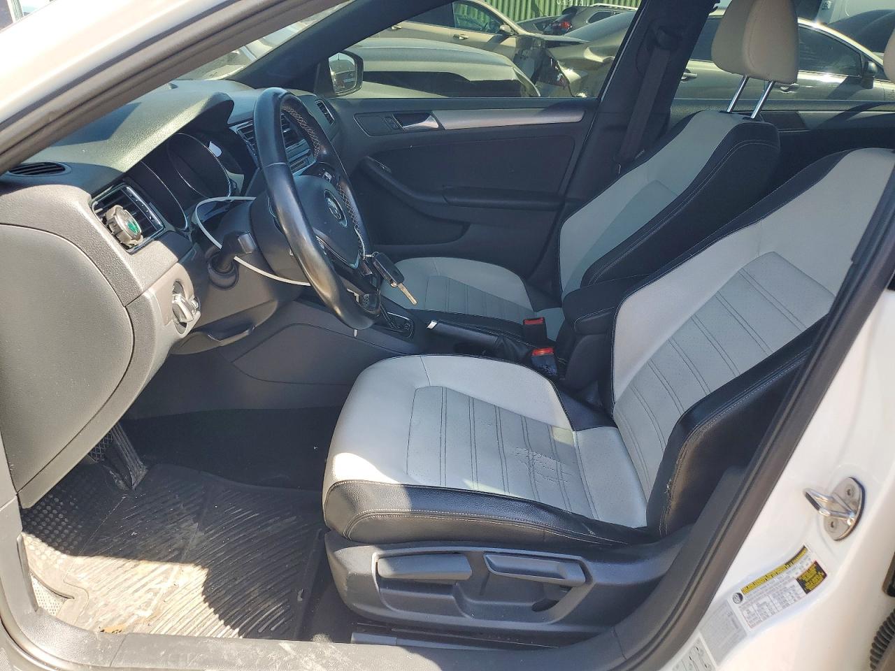 VOLKSWAGEN JETTA 2016 — 8