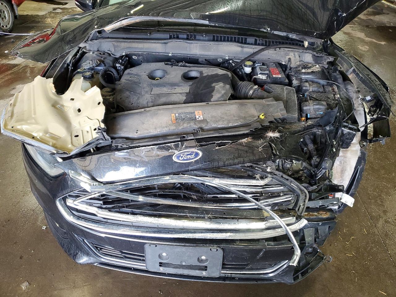 FORD FUSION 2015 — 12