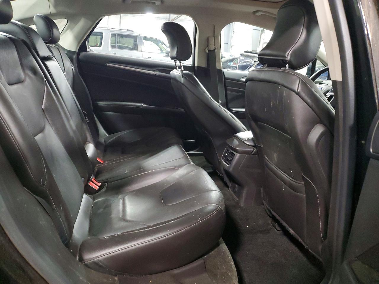 FORD FUSION 2015 — 11