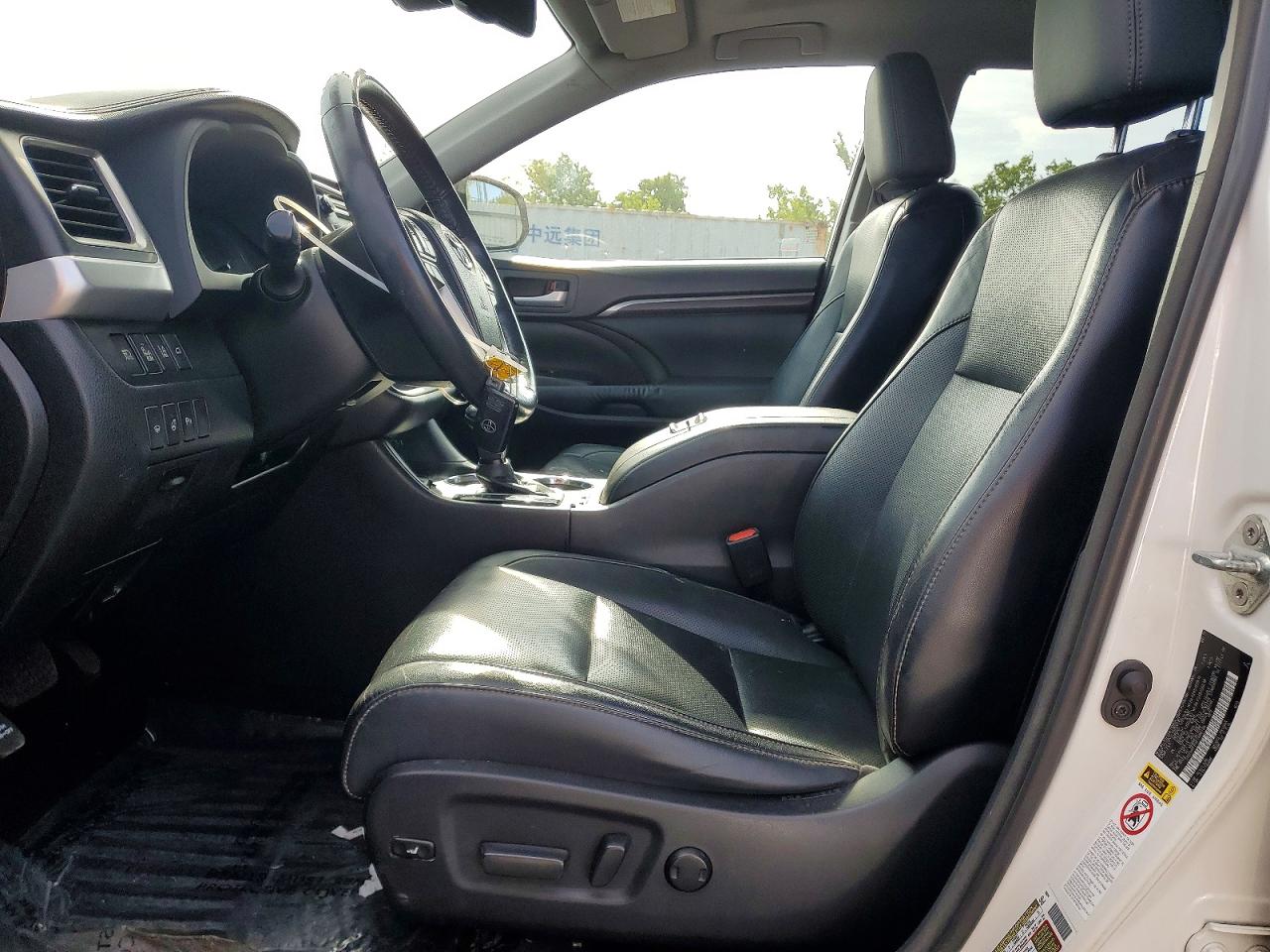 TOYOTA HIGHLANDER 2015 — 8