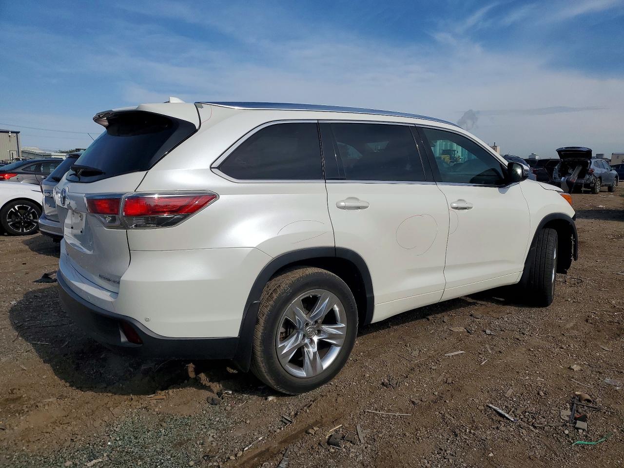 TOYOTA HIGHLANDER 2015 — 4