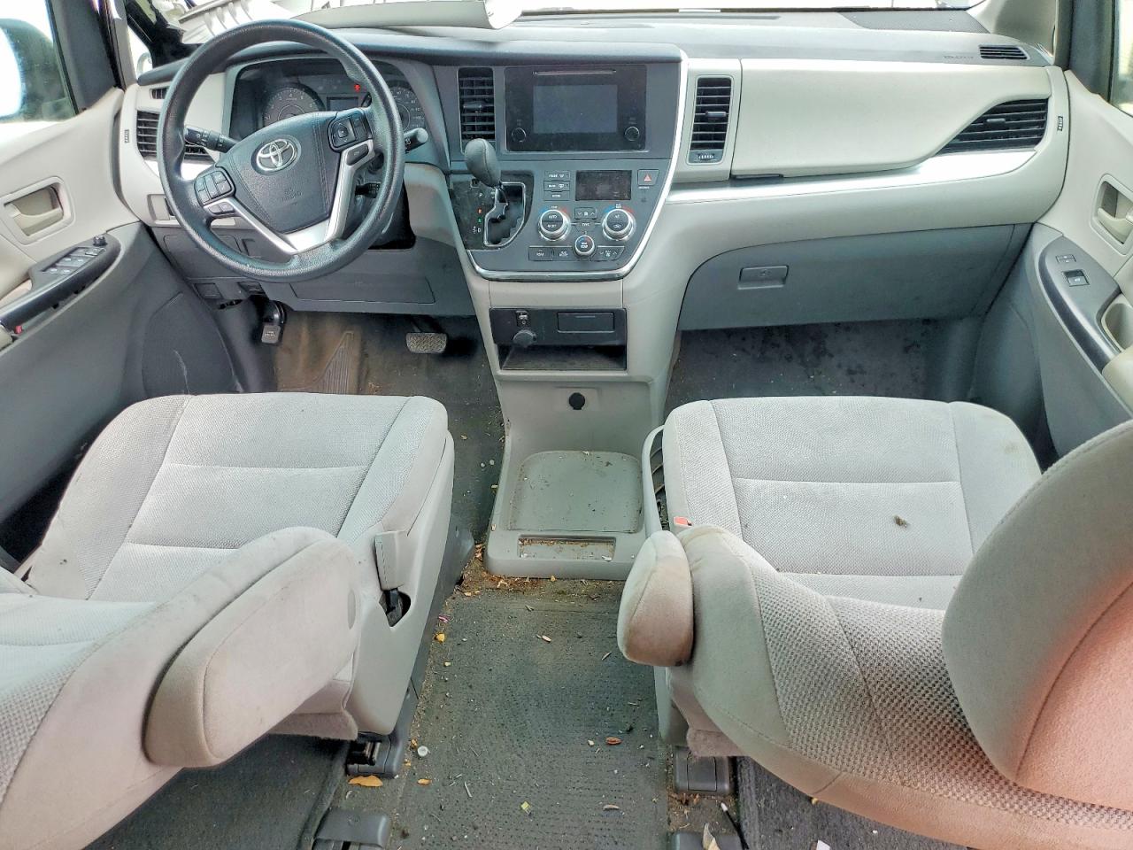TOYOTA SIENNA 2015 — 9