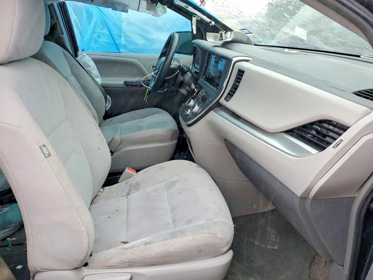 TOYOTA SIENNA 2015 — 8