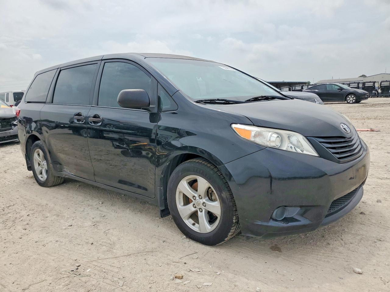 TOYOTA SIENNA 2015 — 5