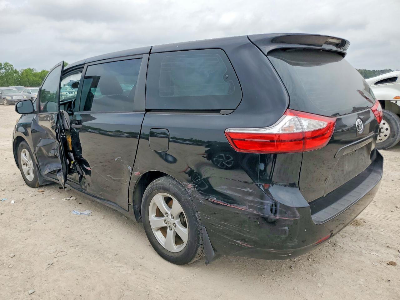 TOYOTA SIENNA 2015 — 3