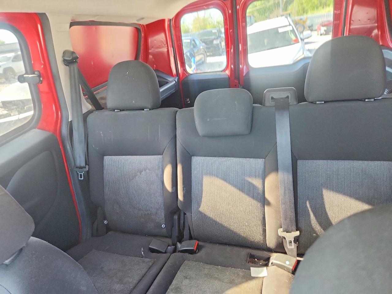 RAM PROMASTER CITY 2016 — 11