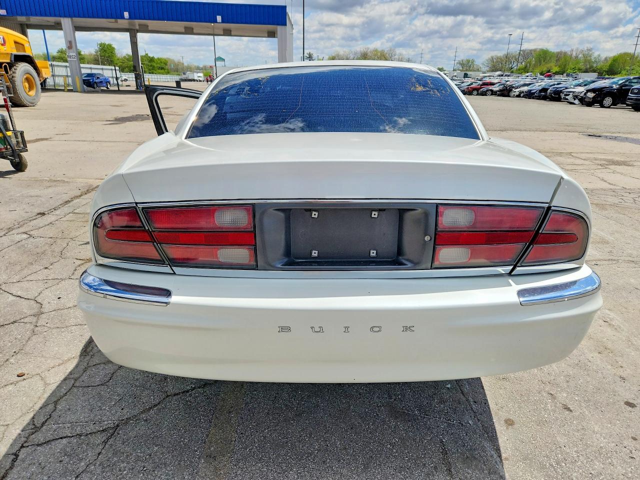 BUICK PARK AVENUE 2000 — 7