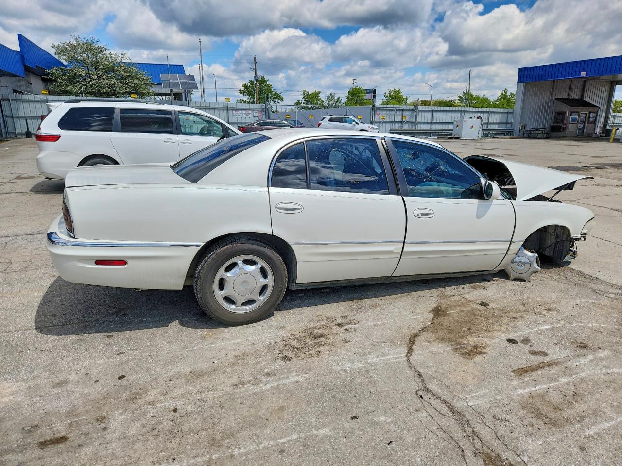 BUICK PARK AVENUE 2000 — 4