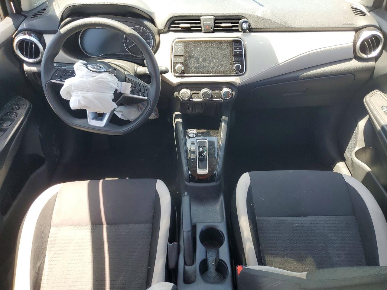 NISSAN VERSA 2021 — 9