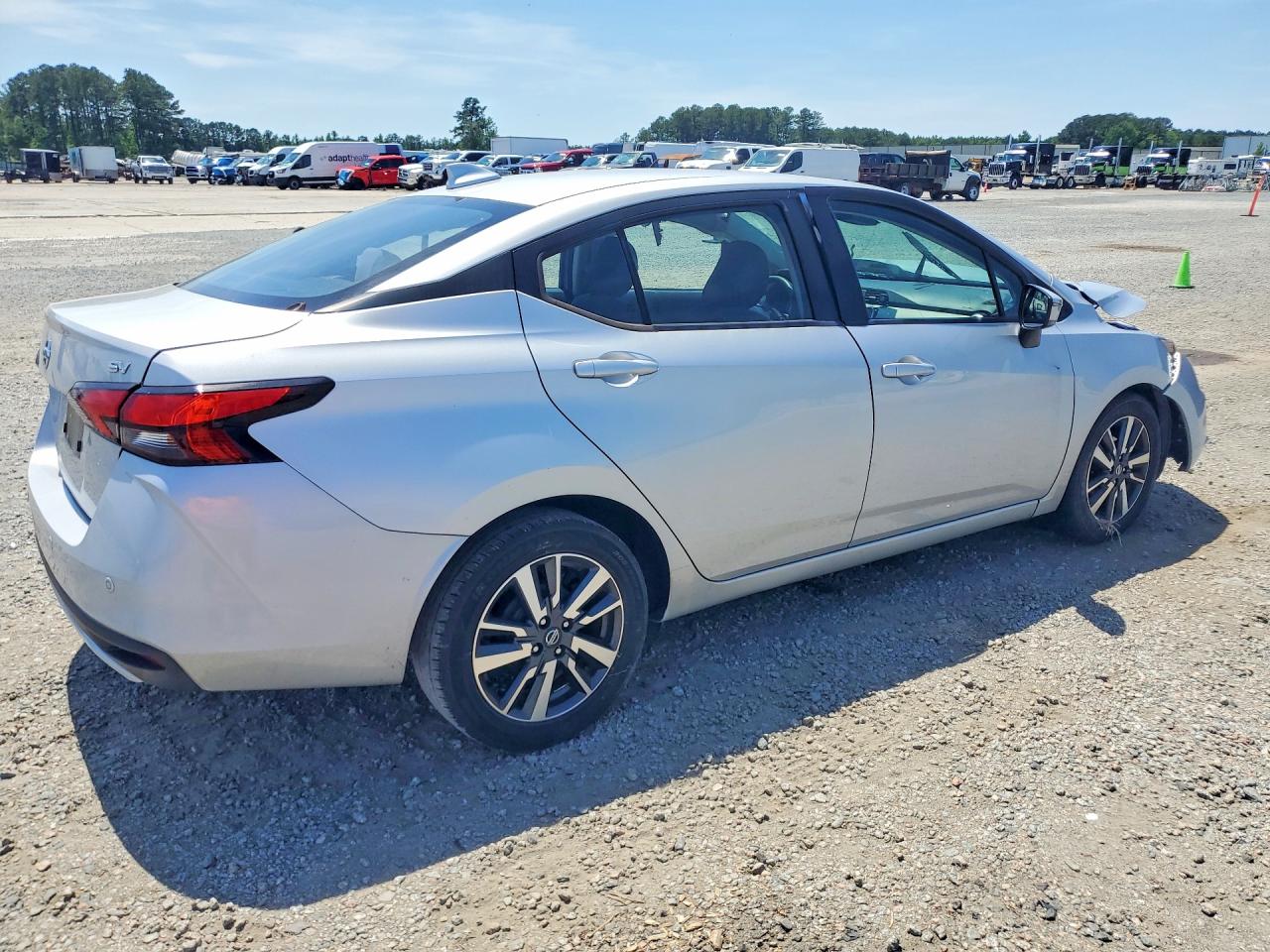 NISSAN VERSA 2021 — 4