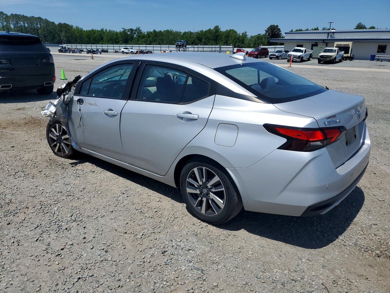 NISSAN VERSA 2021 — 3