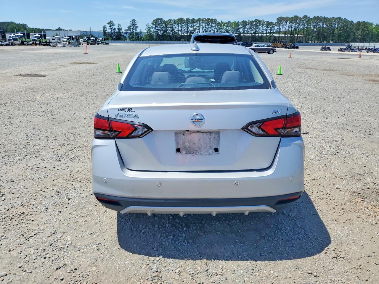 NISSAN VERSA 2021 — 7