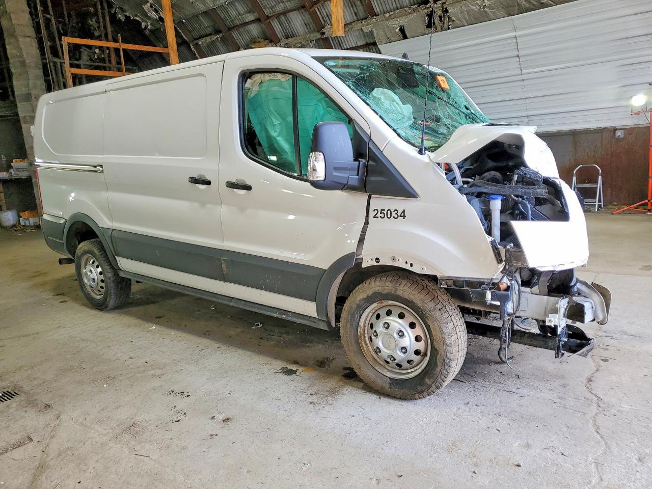 FORD TRANSIT 2024 — 5