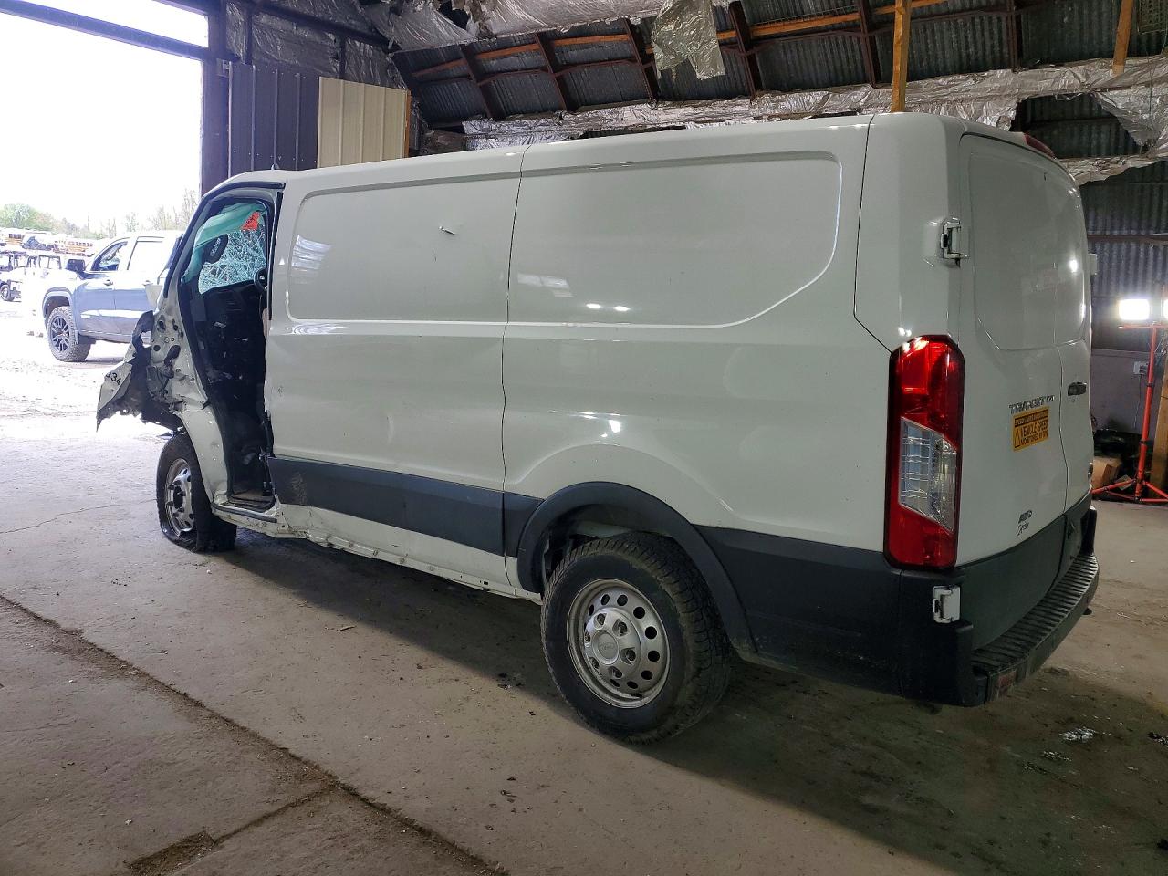 FORD TRANSIT 2024 — 3