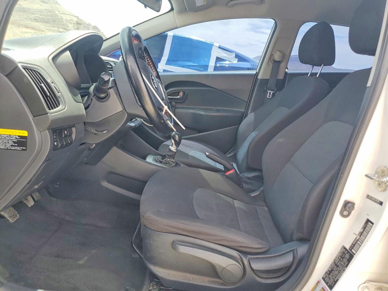 KIA RIO 2016 — 8