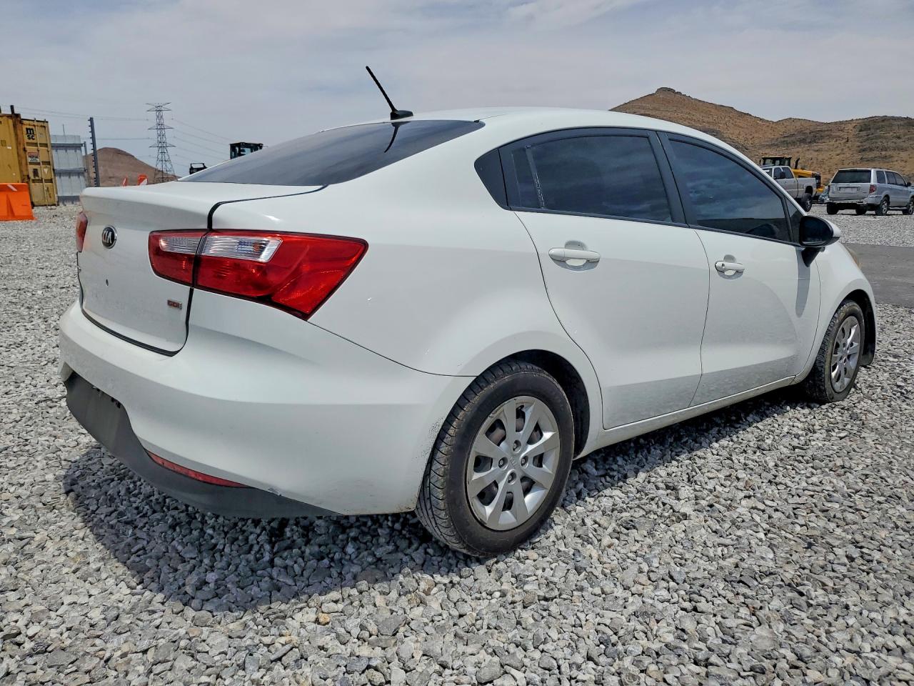 KIA RIO 2016 — 4