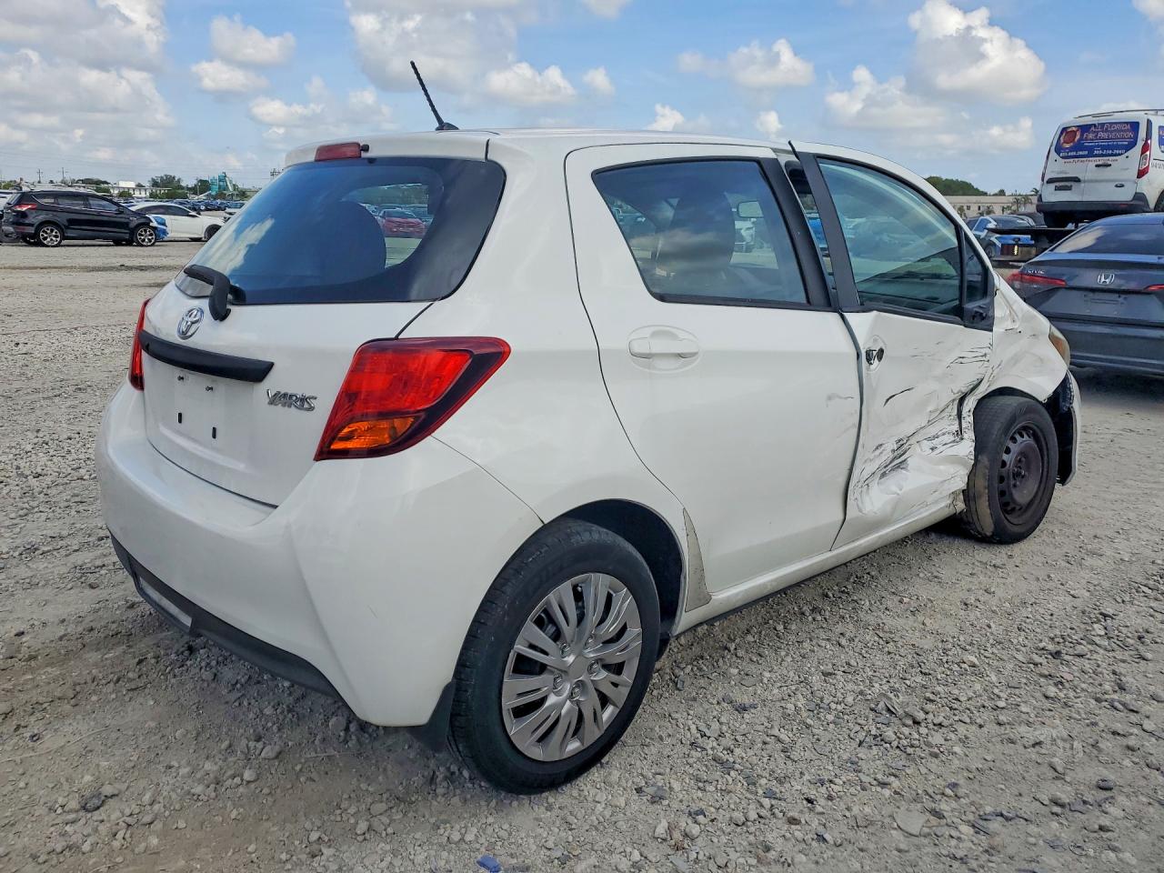 TOYOTA YARIS 2016 — 4