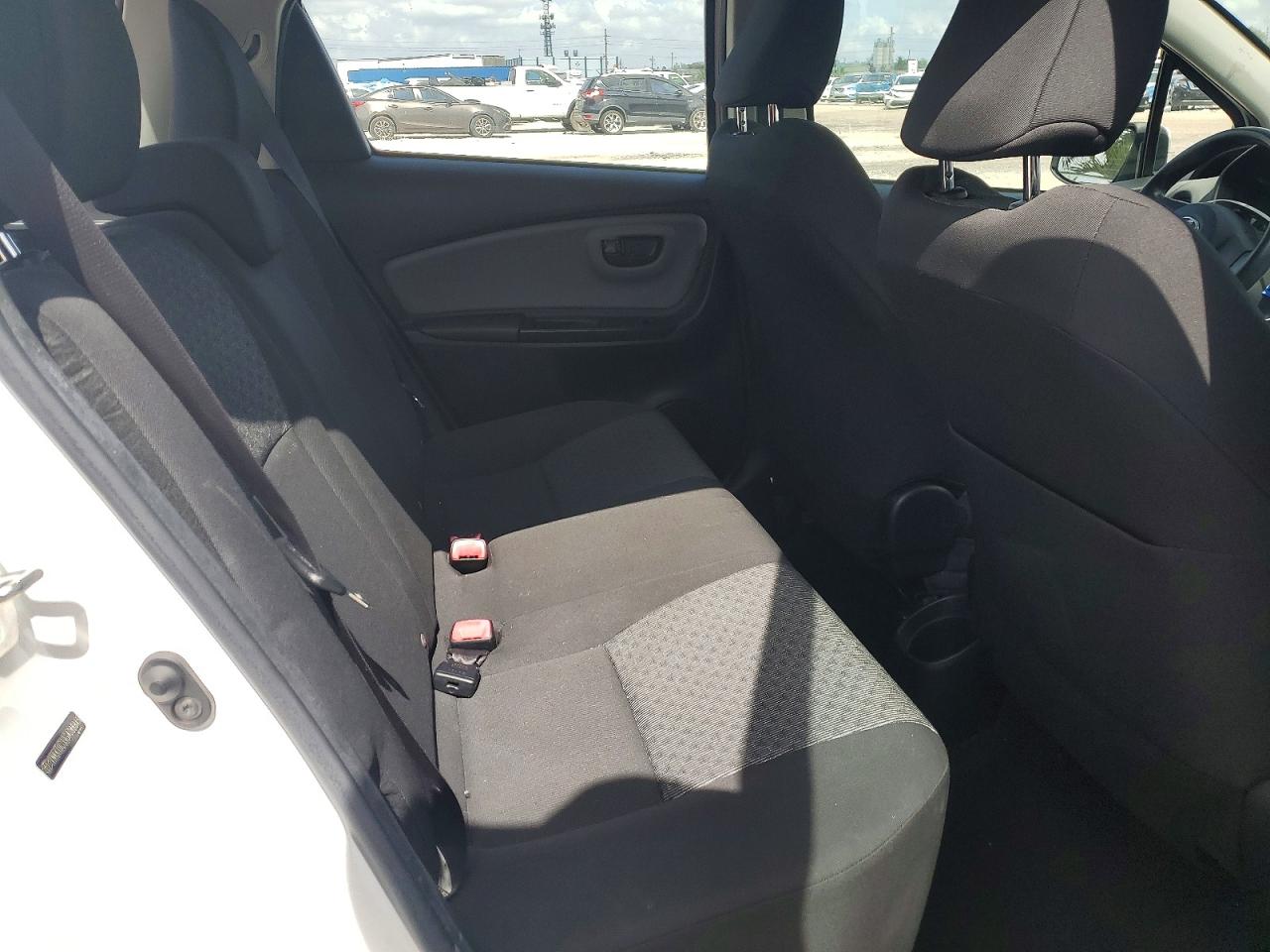 TOYOTA YARIS 2016 — 11