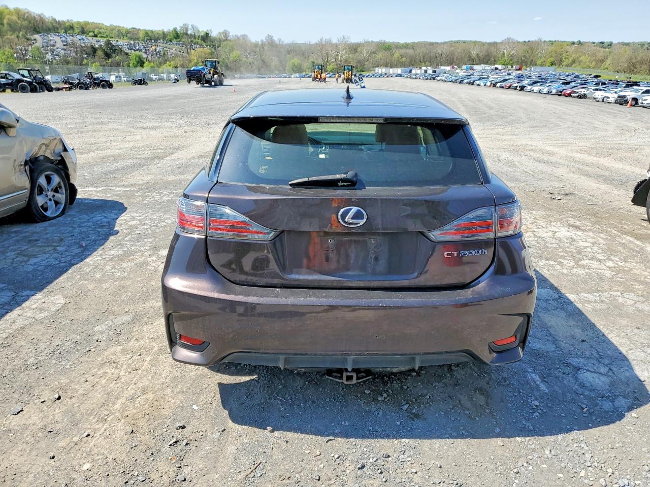 LEXUS CT 2015 — 7