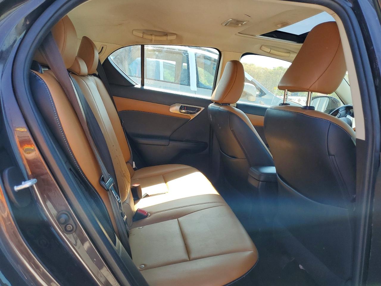 LEXUS CT 2015 — 11