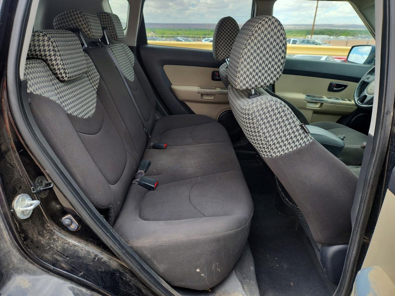 KIA SOUL 2010 — 11
