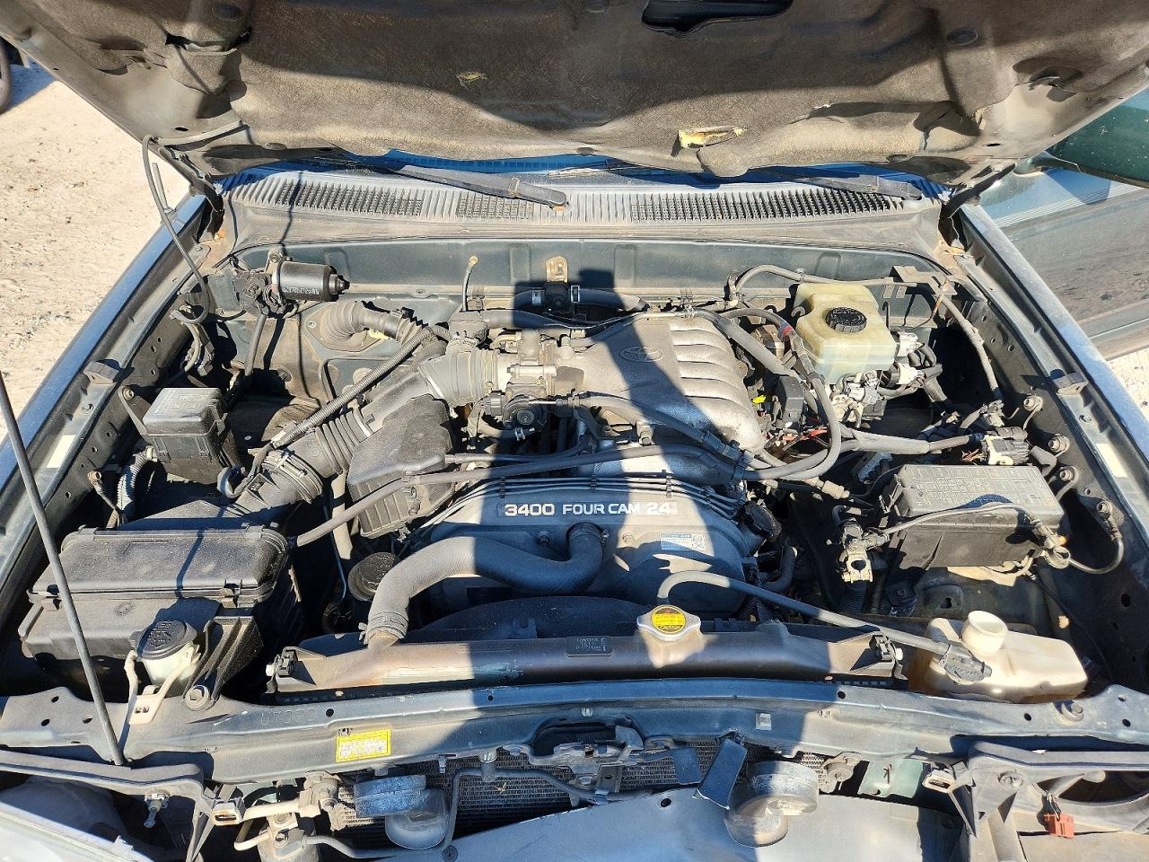 TOYOTA 4RUNNER 2001 — 12