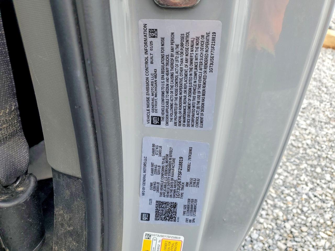 GMC SIERRA 2025 — 13
